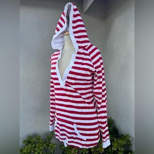 Comp quieres cotton knit hood top red white striped pocket Sz 44 M
